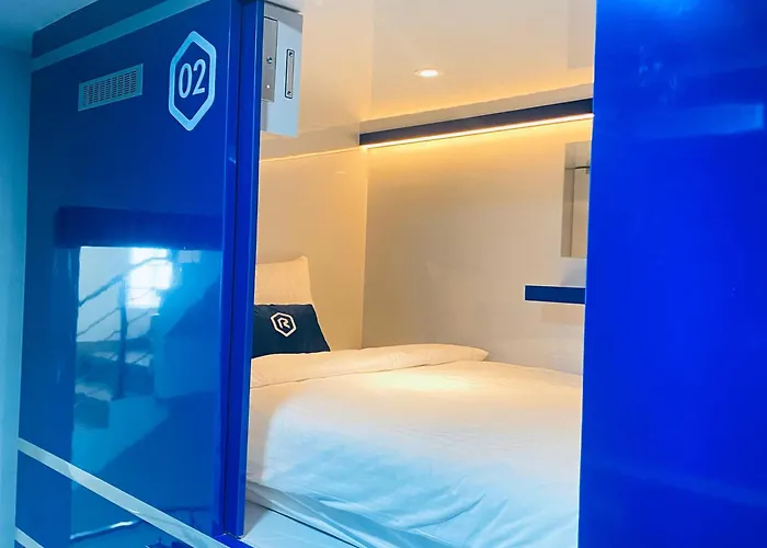 Rosalyne Sleepbox Malioboro 3 Hotel